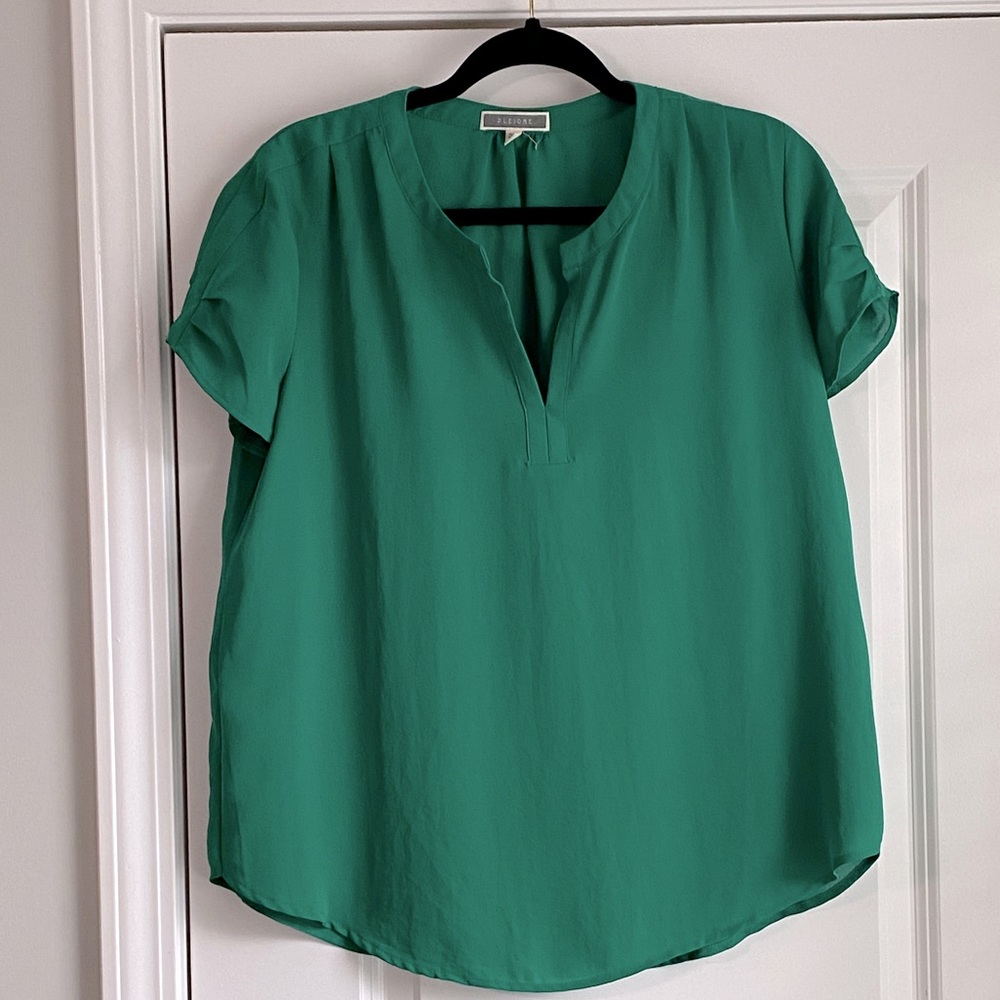 Women’s green blouse size S